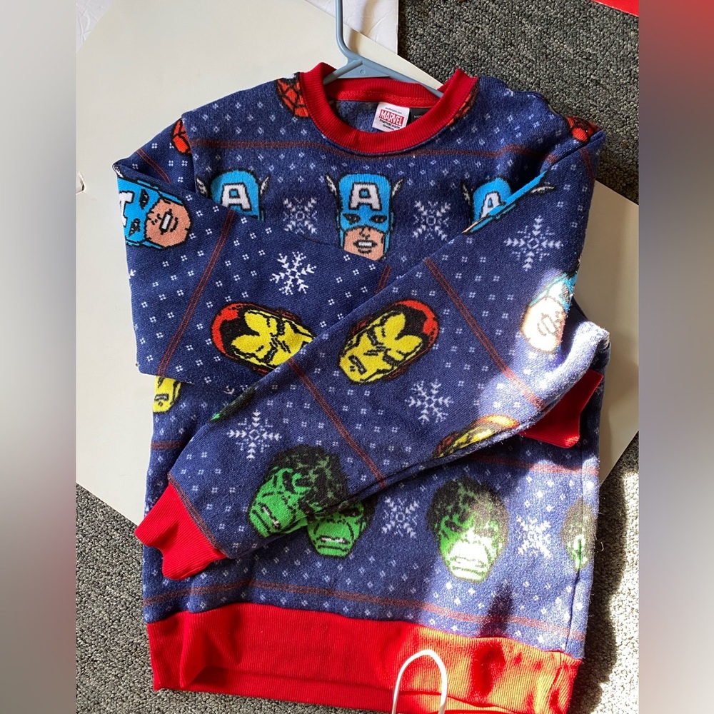 Marvel sweater men’s size small